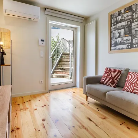 Luxury Style 7 With Ac Downtown Near Metro Apartment