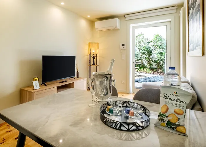 Luxury Style 7 With Ac Downtown Near Metro *