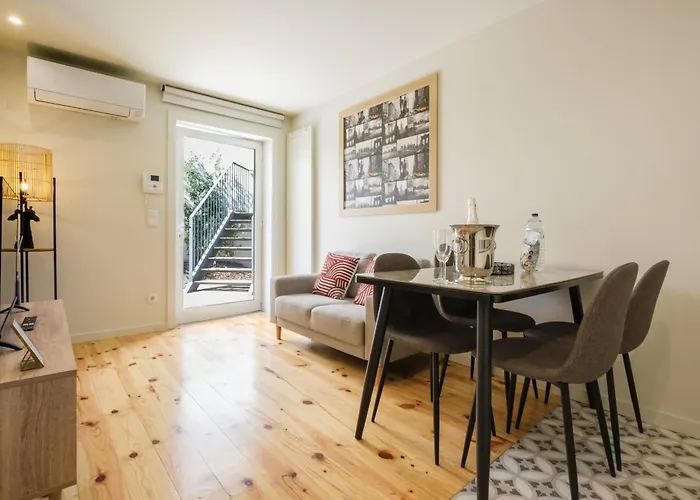 Luxury Style 7 With Ac Downtown Near Metro Lägenhet