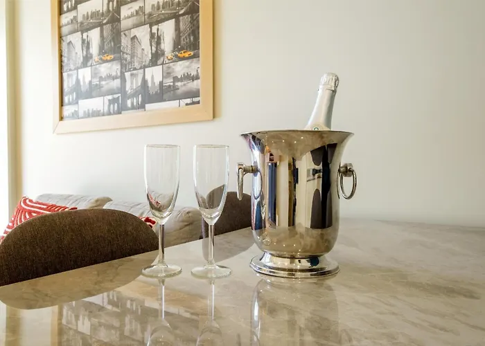 Luxury Style 7 With Ac Downtown Near Metro