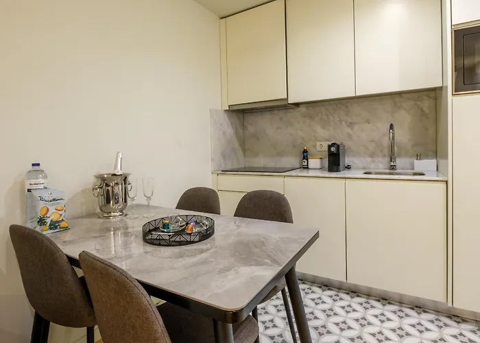 Luxury Style 7 With Ac Downtown Near Metro Порту