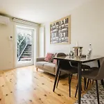 Luxury Style 7 With Ac Downtown Near Metro Daire