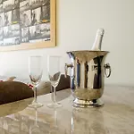 Luxury Style 7 With Ac Downtown Near Metro